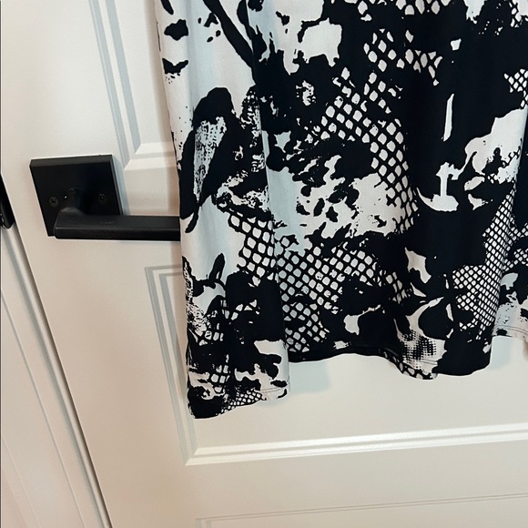 Soma Monochrome Floral Lace nightgown - Picture 5 of 13